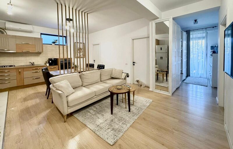 Bucurestii Noi, Damaroaia, apartament 4 camere cu balcon si curte, mobilat,