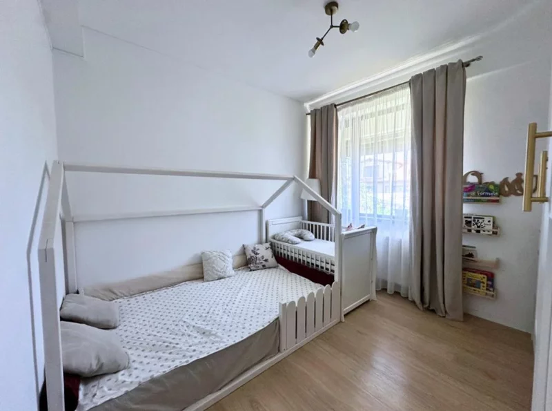 Bucurestii Noi, Damaroaia, apartament 4 camere cu balcon si curte, mobilat,